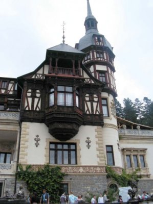 Ora Pământului 2013, sărbătorită în 43 de oraşe din ţară
